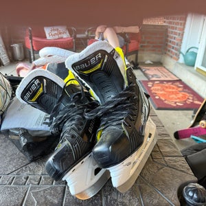 2024 Bauer Supreme M4 Hockey Skates Size 6.5 (Used)