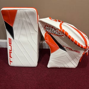 True Catalyst PX5 Glove & Blocker Set  Pro Stock (New) Item#LHNT