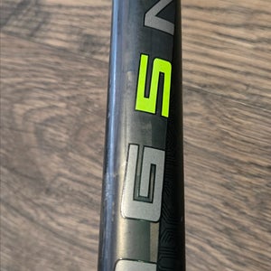 SR Bauer Ag5nt RH Hockey Stick P28 - 65 Flex
