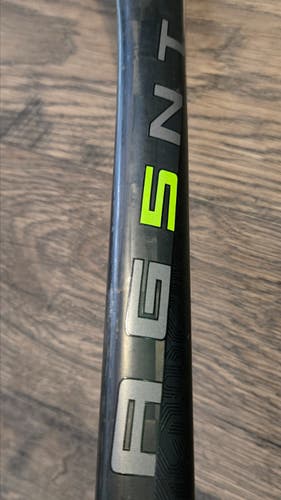 SR Bauer Ag5nt RH Hockey Stick P28 - 65 Flex