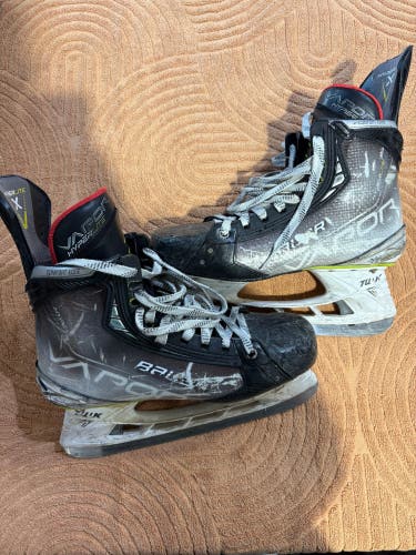 Senior Bauer Vapor Hyperlite Hockey Skates 10.5 (Used)