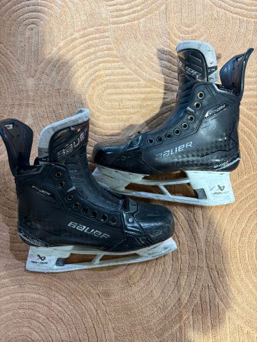 Senior Bauer Supreme Shadow Hockey Skates 7 (Used)