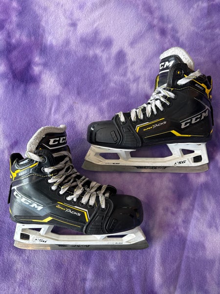 Intermediate CCM Super Tacks 9380 Hockey Goalie Skates Regular Width 6 (Used)