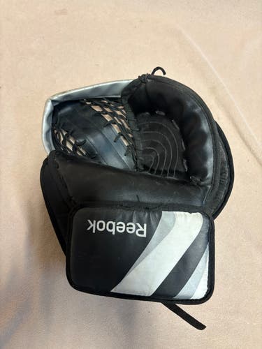 Reebok Regular street hockey goalie glove (Used)