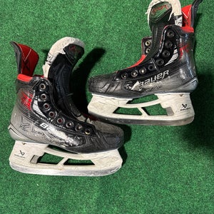 Junior Bauer Vapor X5 Pro Hockey Skates (Extra Wide) Size 2.5 (Used)