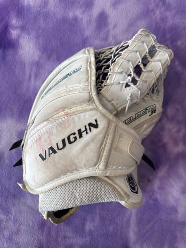 Junior Vaughn Velocity Goalie Glove Regular (Used)