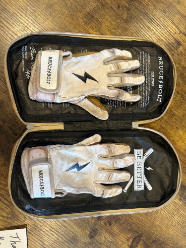 Bruce Bolt YL Batting Gloves (Used)
