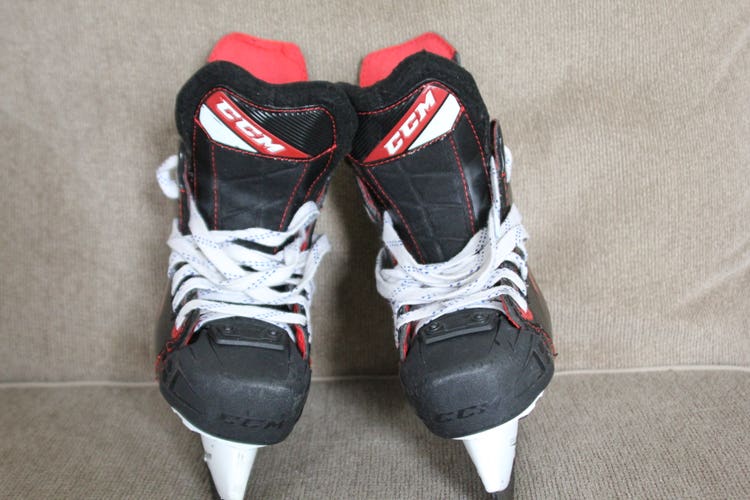 CCM Jetspeed XTRA PLUS Hockey Skates Regular Width Size 1.5 (Used)