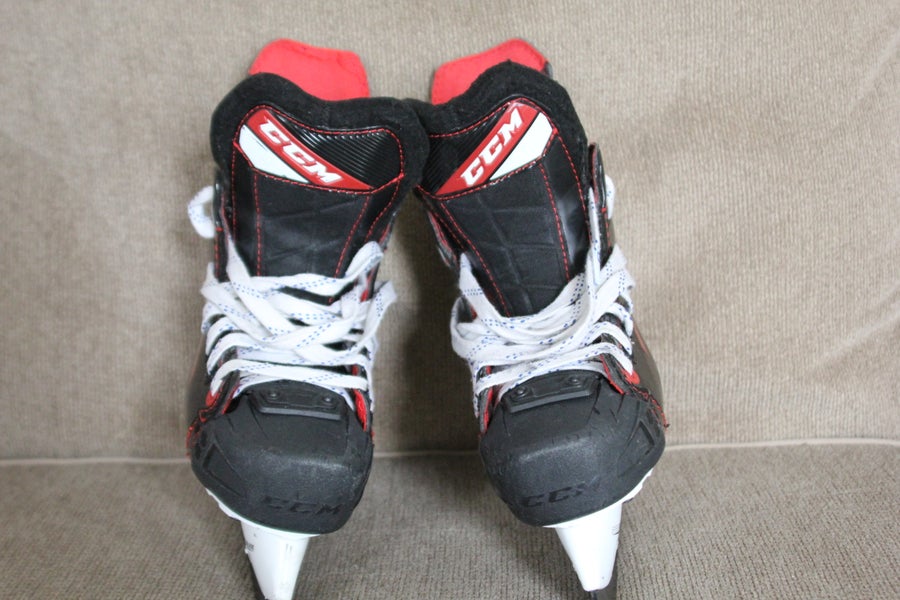 CCM Jetspeed XTRA PLUS Hockey Skates Regular Width Size 1.5 (Used)