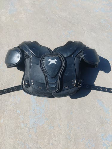 Medium Youth Xenith Fly Shoulder Pads (Used)