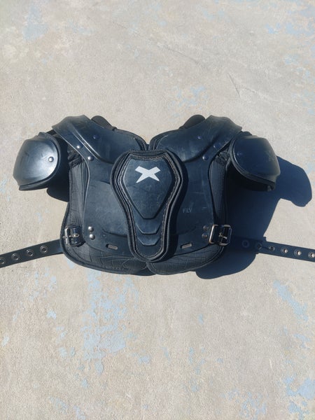 Medium Youth Xenith Fly Shoulder Pads (Used)