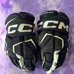 Black Senior CCM As-v Gloves 14" (Used)