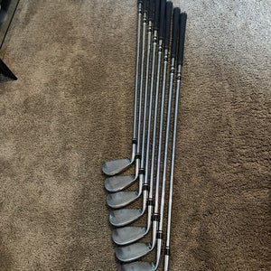 Men's Nike Slingshot Right Handed Iron Set Regular Flex (8 Clubs) #4 - #9, PW, GW Steel Shaft (Used)