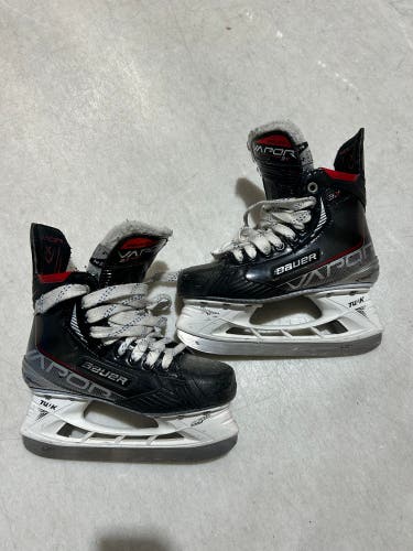 Bauer Vapor 3X Hockey Skates | Size 4, Fit 2