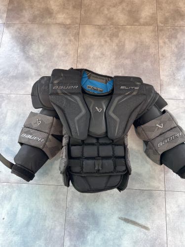 Intermediate XS Bauer Elite Goalie Chest Protector (Used)