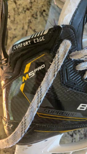 Bauer Supreme M5 Pro Hockey Skates 7 (Used)