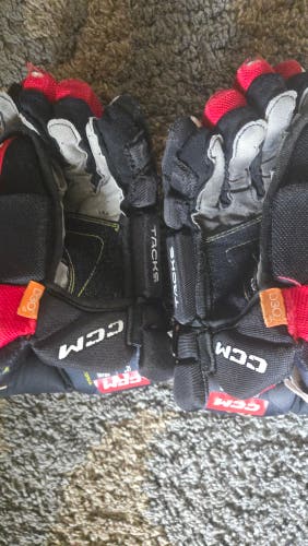 CCM As-v Gloves 12" (Used)