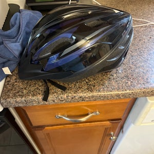 Lightly used adult Large Bell Adrenaline bike helmet. One size fits all. Unisex