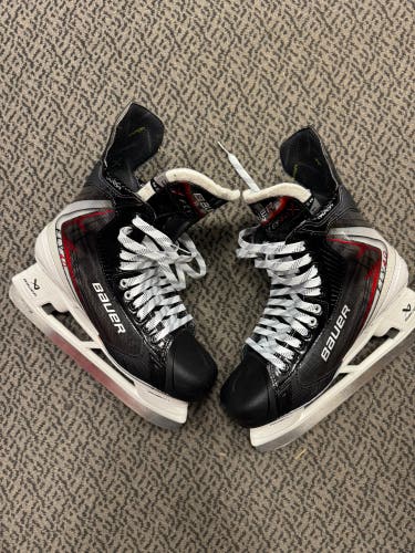 USED ONCE Bauer Vapor FLY40 Hockey Skates 11 (Used) fit 3