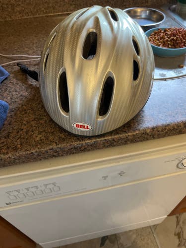 Adult M/L Bell Reflex Bike Helmet w/ visor(Used)