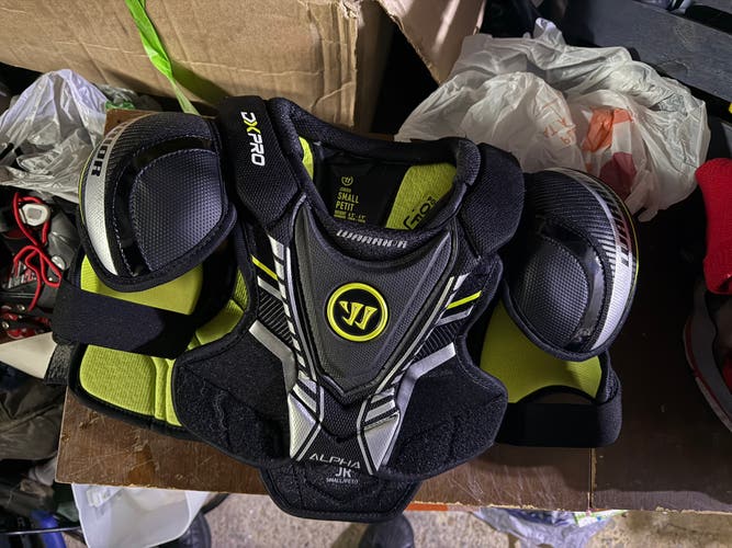 Small Junior Warrior ALPHA LX PRO Shoulder Pads (Used)