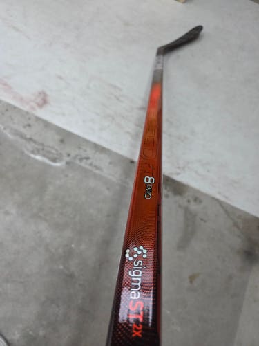 Senior CCM JetSpeed FT8 Pro Right Handed Hockey Stick P28 (Used)
