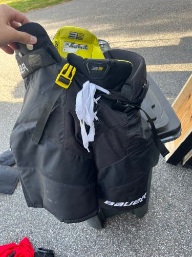 Junior Large Bauer Supreme 3S Pro Hockey Pants (Used)