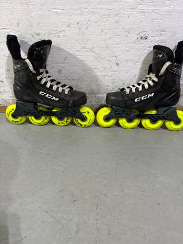Junior CCM Super Tacks 9350 Inline Skates Regular Width Size 1.0 (Used)