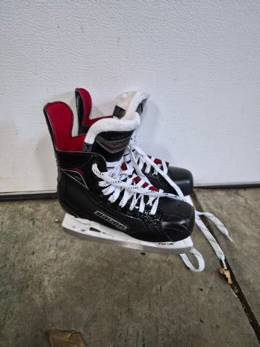 Bauer Vapor Hockey Skates Regular Width Size 2 (Used)