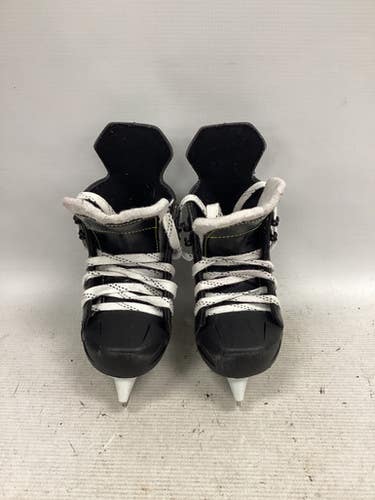 Used CCM TACKS Youth Hockey Skate Youth 08.0 11851-S000039257