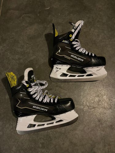 Bauer Supreme M30 Hockey Skates 10 (Used)