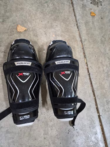 Junior Bauer Vapor X800 lite 11" Shin Pads (Used)