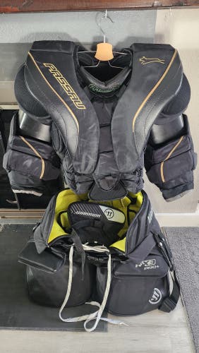 Medium Passau Goalie Chest Protector (Used)