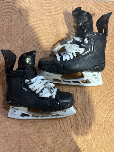 Senior Bauer Supreme Mach Hockey Skates Pro Stock 7 (Used)