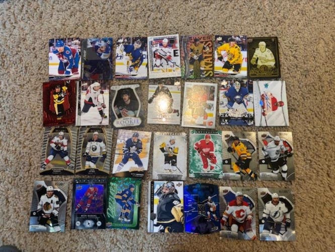 Lot of 450 hockey cards