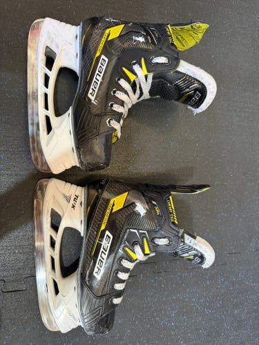 Bauer Supreme M4 Hockey Skates Regular Width Size 1.5 (Used)