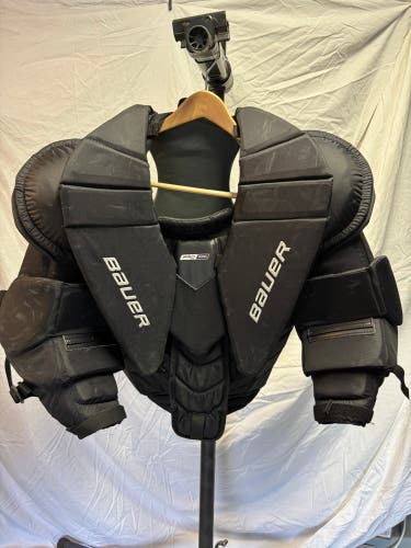 Small 2025 Bauer pro series Goalie Chest Protector (Used)