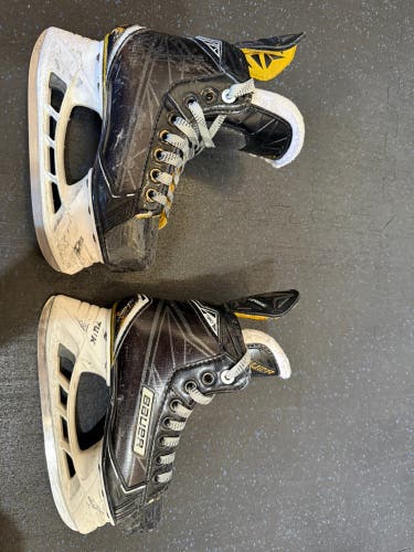 Bauer Supreme S180 Hockey Skates Extra Wide Width Size 1 (Used)