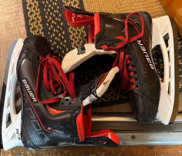 Bauer Vapor 3X Pro Hockey Skates 7.5 (Used)