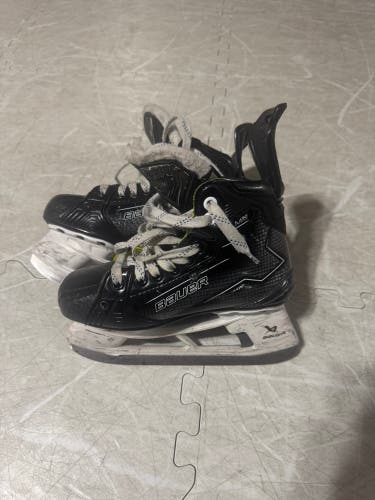 Bauer Supreme M5 Pro Hockey Skates Regular Width Size 3 (Used)