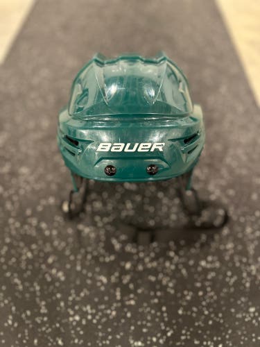 Wild Small Bauer Re-Akt Helmet