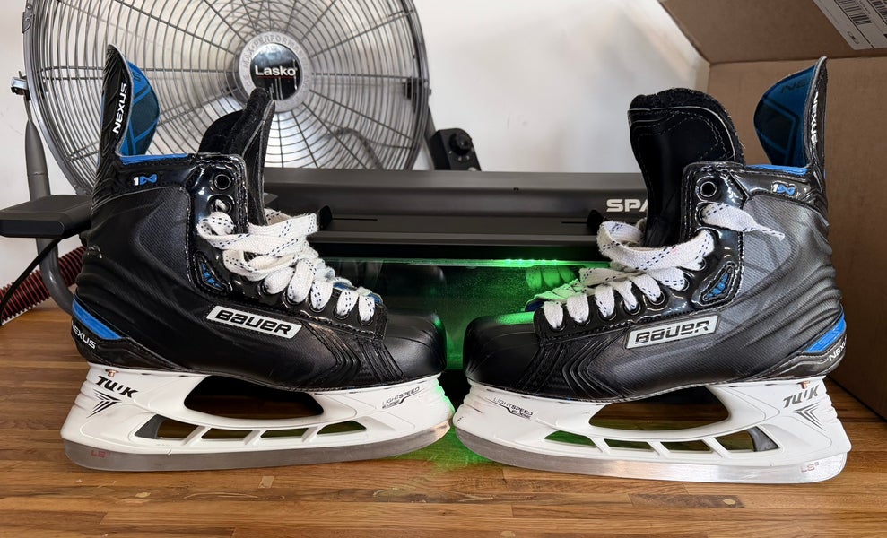 Bauer Hockey Skates Extra Wide Width 8 (Used)