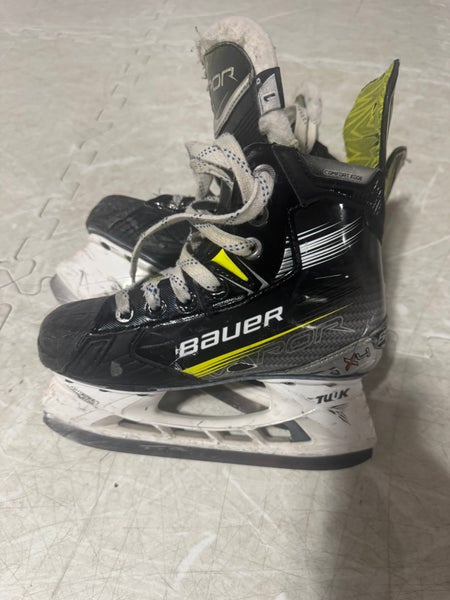 Bauer Vapor X4 Hockey Skates Regular Width Size 1 (Used)