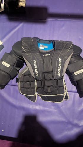 Small Bauer GSX Goalie Chest Protector (Used)