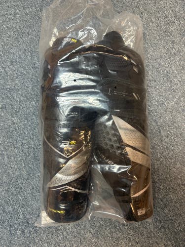 Intermediate Bauer Supreme 3S Pro 14" Shin Pads (New)