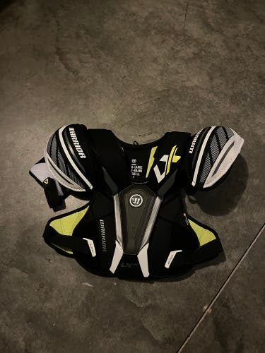 XL Senior Warrior ALPHA LX 20 Shoulder Pads (Used)