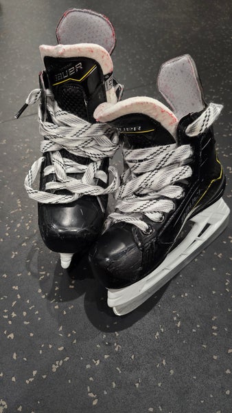 2024 Bauer Supreme Matrix Hockey Skates Regular Width Youth 13.5 (Used)