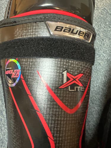 Senior Bauer Vapor 1X Lite 14" Shin Pads (New)