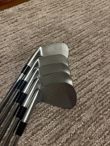 Men's TaylorMade P7MB Right Handed Iron Set Extra Stiff Flex Steel Shaft (Used)
