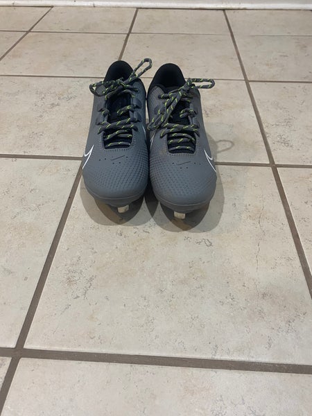Gray Women's Size M 7.0 (W 8.0) Nike Hyperdiamond 4 Pro Low Top Metal